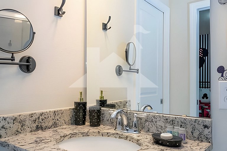 Vacation Home Near Disney, 5 bedrooms