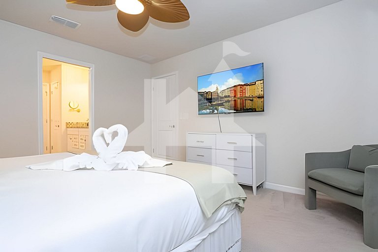 Vacation Home Near Disney, 5 bedrooms