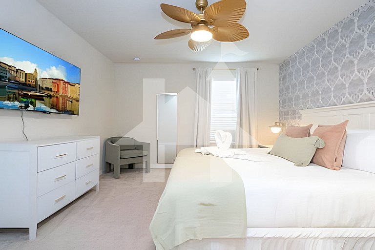 Vacation Home Near Disney, 5 bedrooms