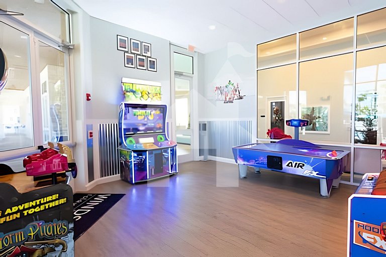 Vacation Home Near Disney, 6 bedrooms