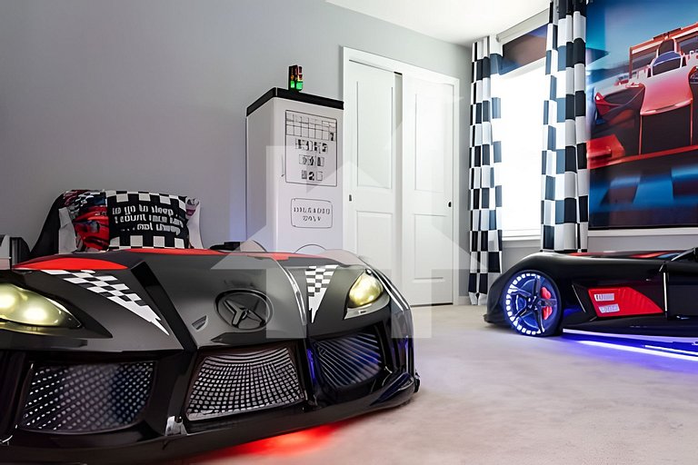 Vacation Home Near Disney, 6 bedrooms