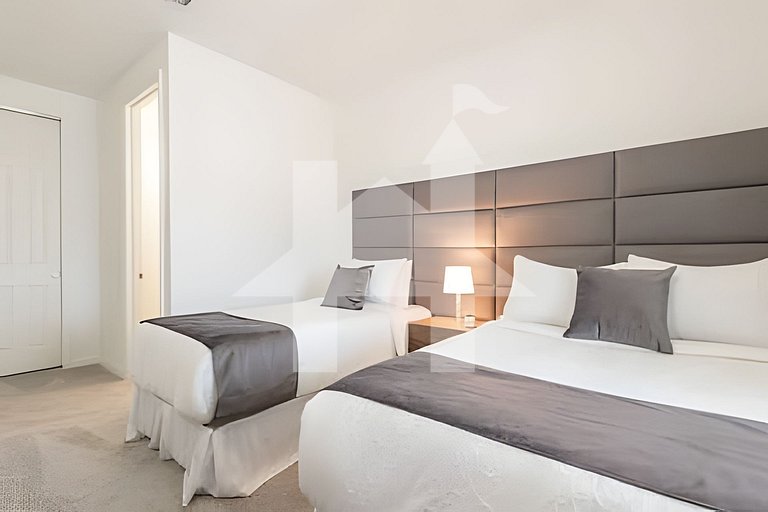 Vacation Home Near Disney, 7 bedrooms