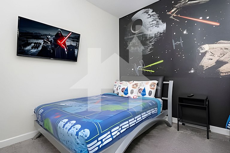 Vacation Home Near Disney, 5 bedrooms