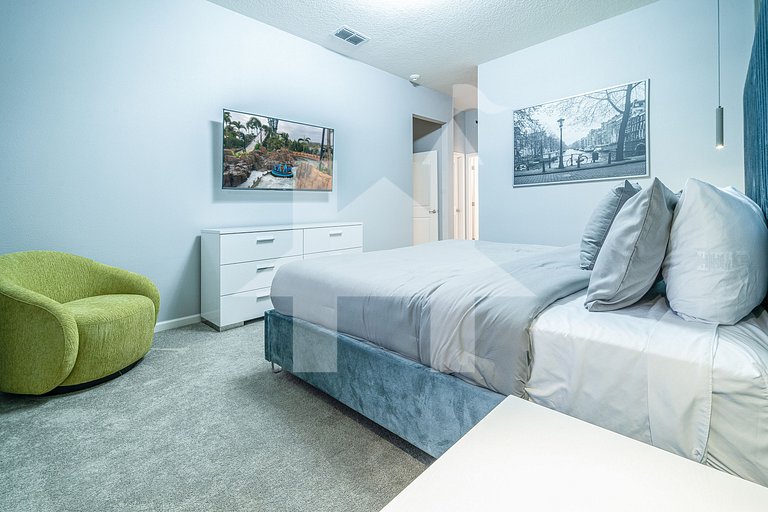 Vacation Home Near Disney,8 bedrooms