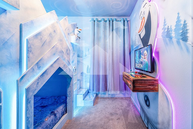 Vacation Home Near Disney,8 bedrooms