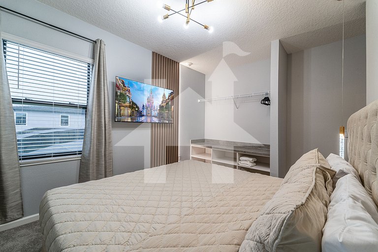 Vacation Home Near Disney,8 bedrooms