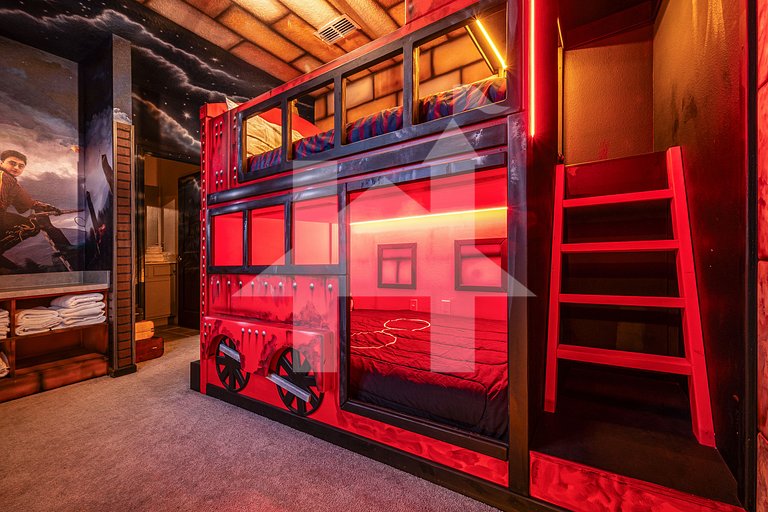 Vacation Home Near Disney,8 bedrooms