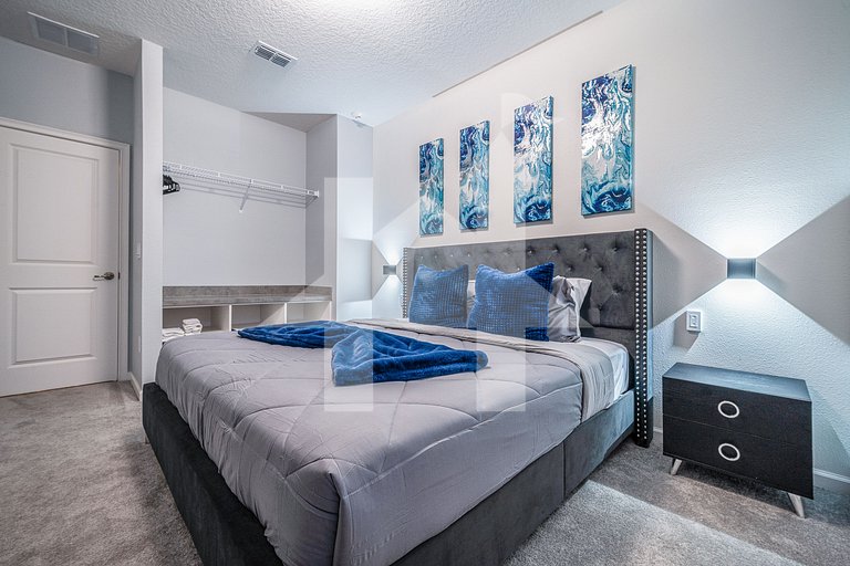 Vacation Home Near Disney,8 bedrooms