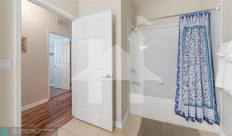 Stylish 3BR Apartment at Vista Cay Resort