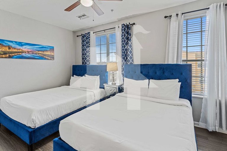 Modern 3BR Condo with Balcony at Vista Cay
