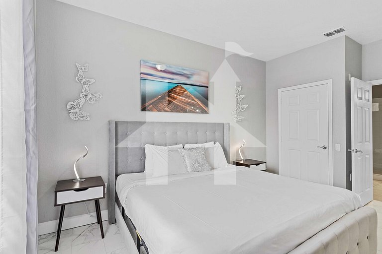 Spacious 3BR Condo at Vista Cay Resort