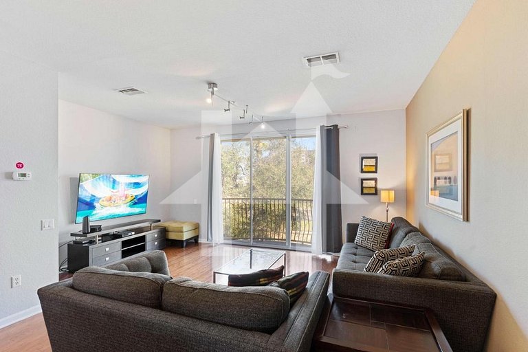 Spacious 3BR Townhome at Vista Cay Resort