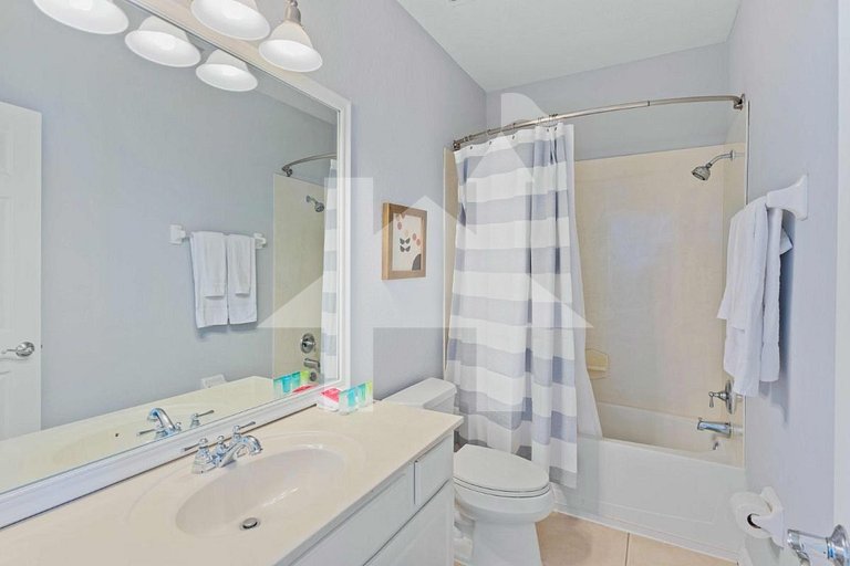 Spacious 3BR Townhome at Vista Cay Resort