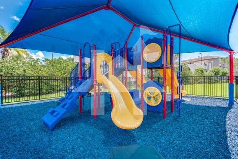 Spacious 3BR Townhome at Vista Cay Resort