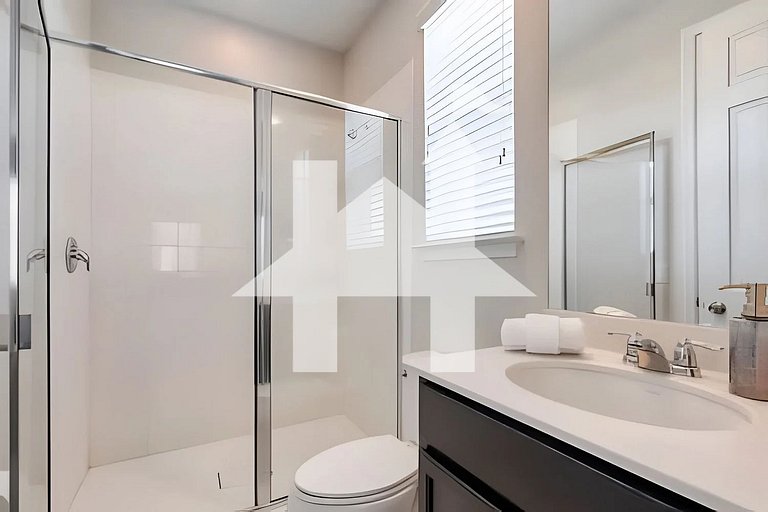 Vacation Home Near Disney, 6 bedrooms