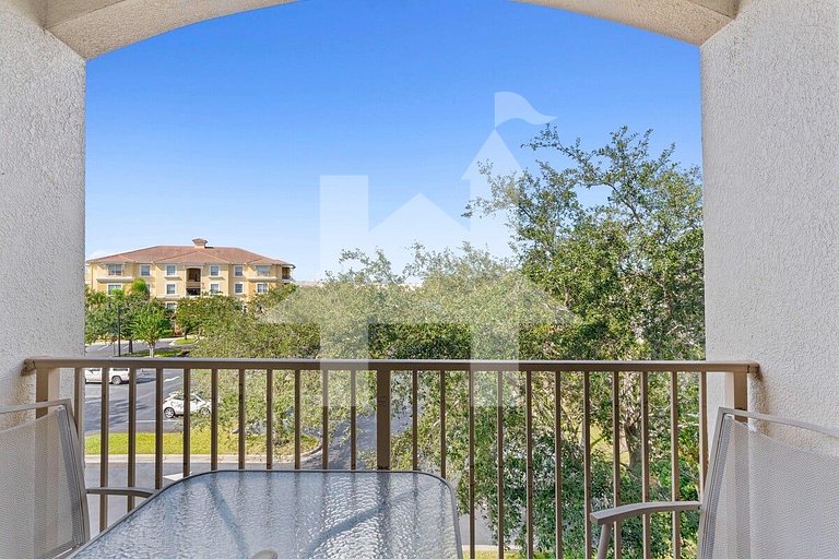 Vista Cay 3BR Condo w/ Balcony & Resort Pool