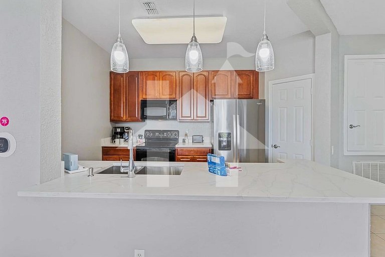 Condo 3Q Vista Cay c/ Varanda e Piscina Resort