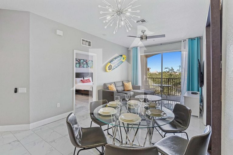 Vista Cay 3BR Condo w/ Balcony & Resort Pool