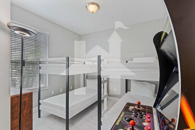 Condo 3Q Vista Cay c/ Varanda e Piscina Resort