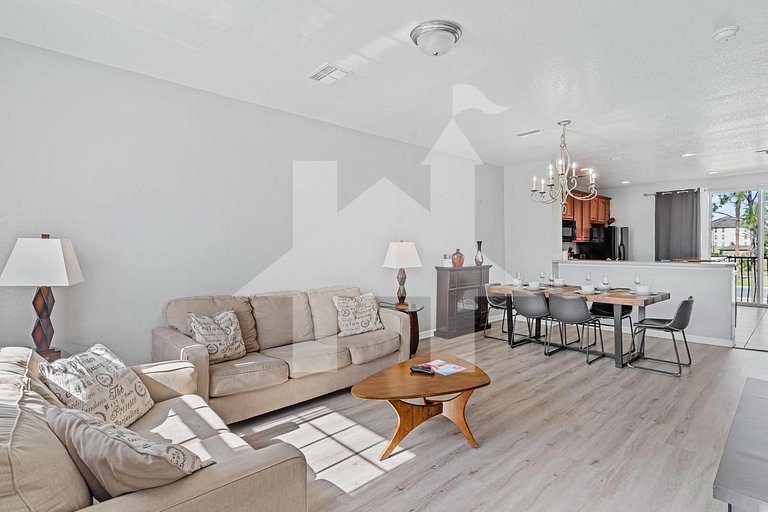 Modern 3BR Townhome at Vista Cay Resort