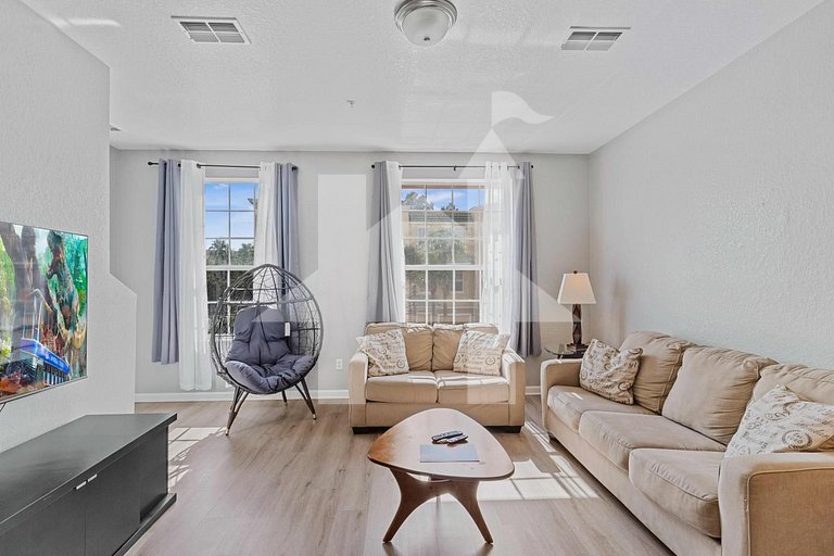 Modern 3BR Townhome at Vista Cay Resort