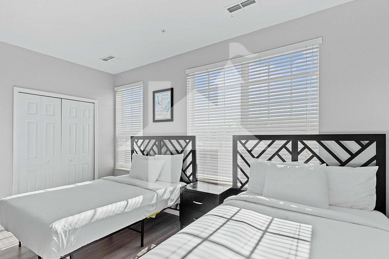 Modern 3BR Townhome at Vista Cay Resort