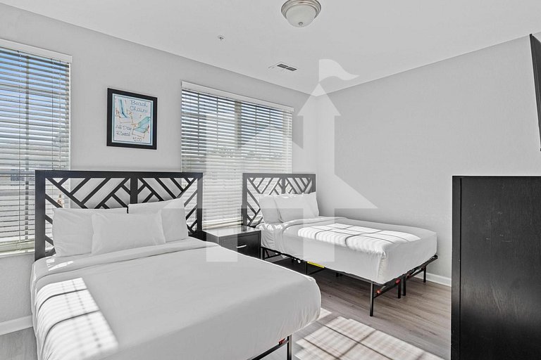 Modern 3BR Townhome at Vista Cay Resort