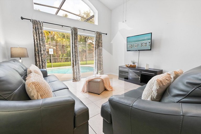 Vacation Home Near Disney, 5 bedrooms