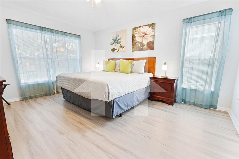 Vacation Home Near Disney, 5 bedrooms