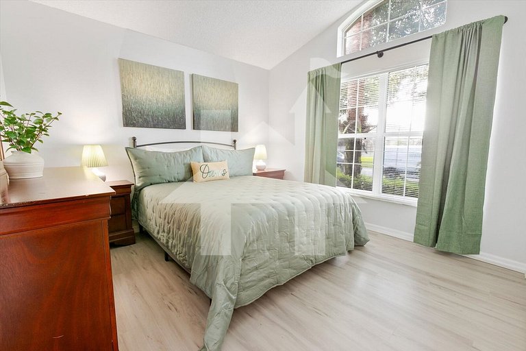 Vacation Home Near Disney, 5 bedrooms