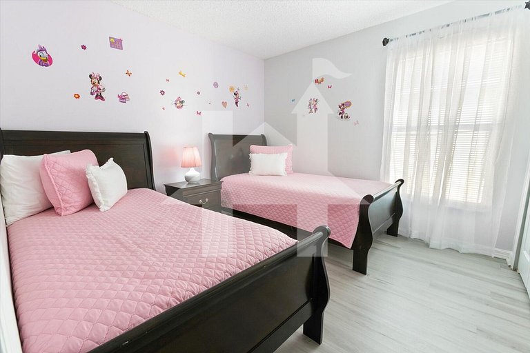 Vacation Home Near Disney, 5 bedrooms