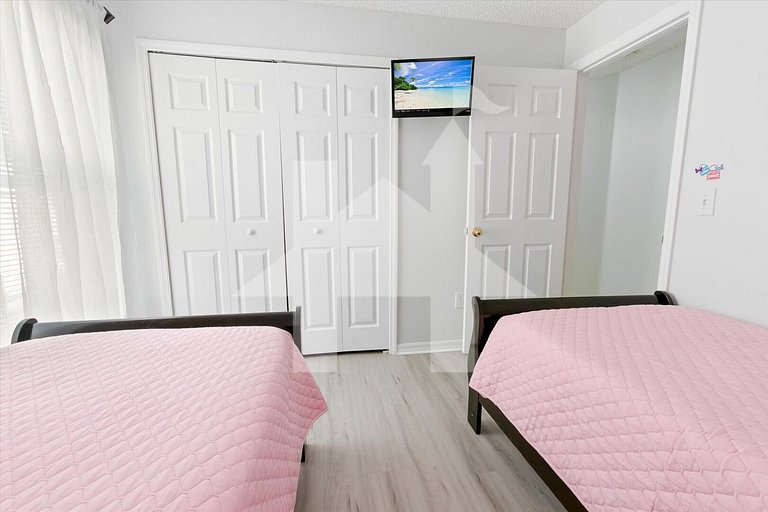 Vacation Home Near Disney, 5 bedrooms