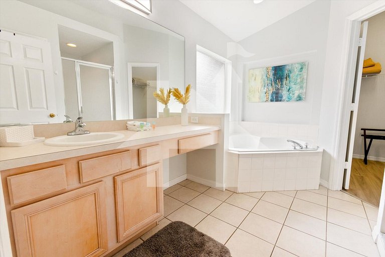 Vacation Home Near Disney, 5 bedrooms