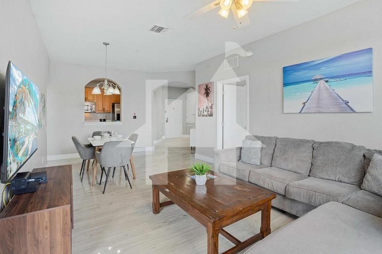 Spacious 3BR Apartment at Vista Cay Resort