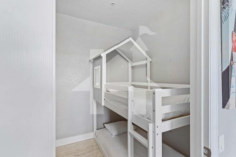 Spacious 3BR Apartment at Vista Cay Resort