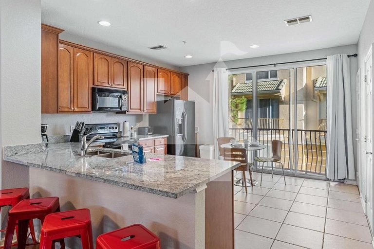 Modern 3BR Vista Cay Townhome