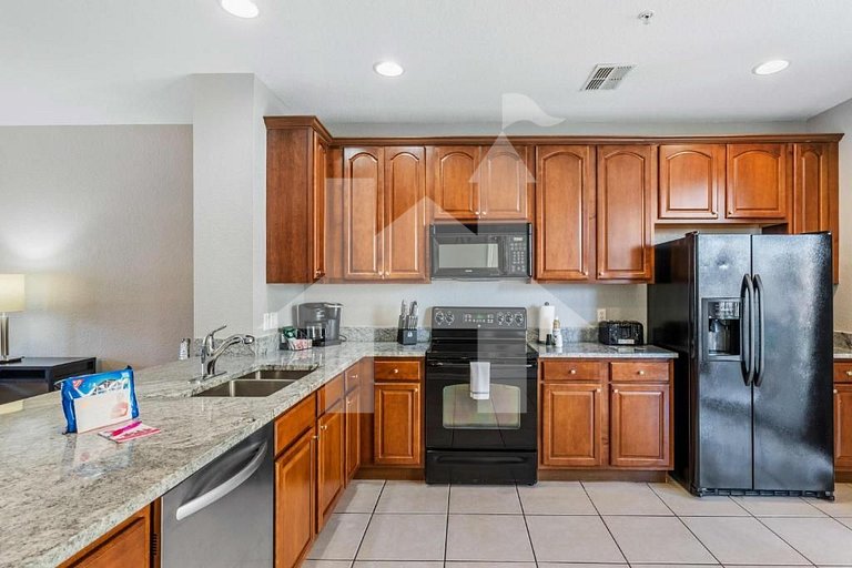 Modern 3BR Vista Cay Townhome