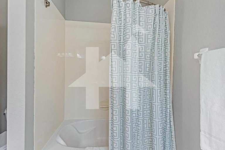 Modern 3BR Vista Cay Townhome