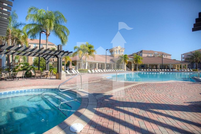 Modern 3BR Vista Cay Townhome