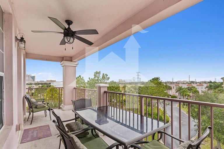 Spacious 4BR Vista Cay Retreat near Universal
