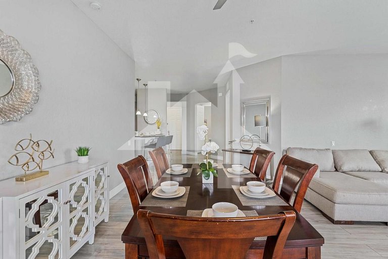 Spacious 4BR Vista Cay Retreat near Universal