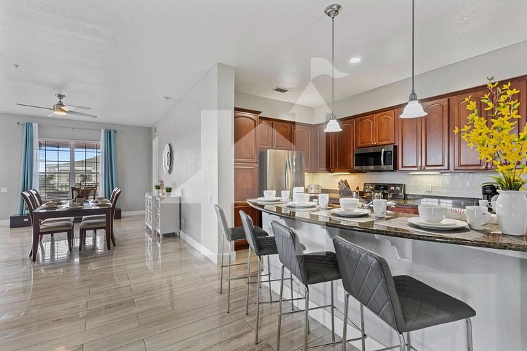 Spacious 4BR Vista Cay Retreat near Universal