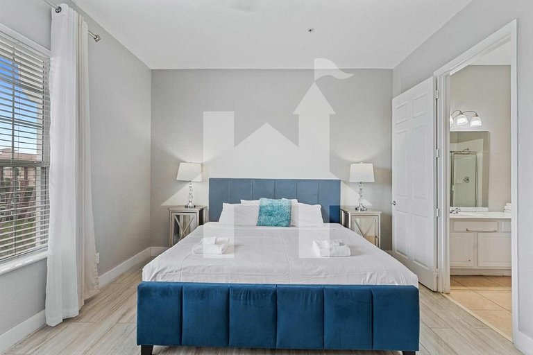 Spacious 4BR Vista Cay Retreat near Universal