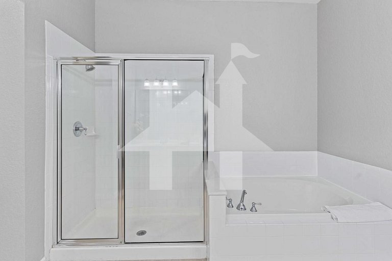 Spacious 4BR Vista Cay Retreat near Universal