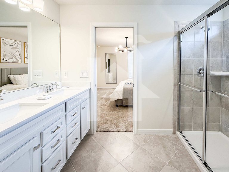 Vacation Home Near Disney, 5 bedrooms