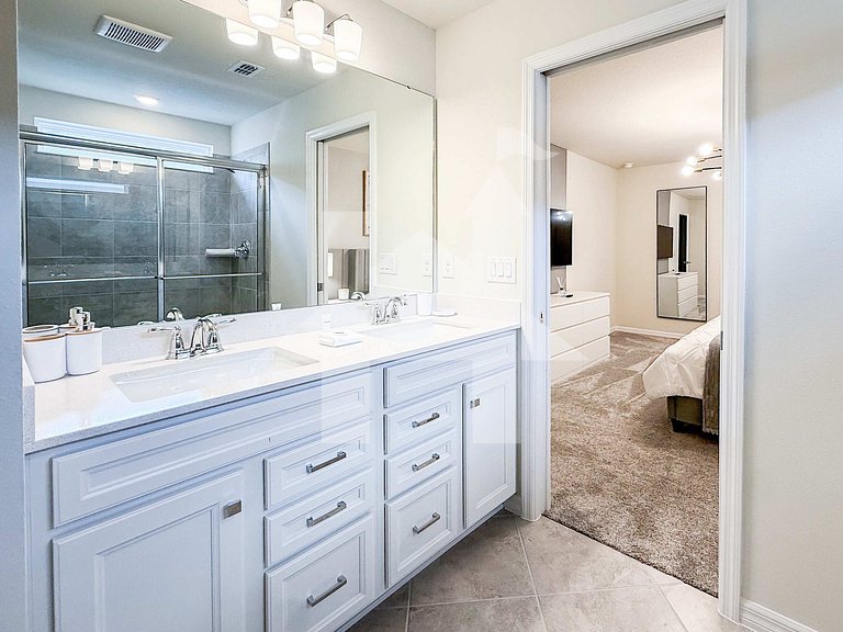 Vacation Home Near Disney, 5 bedrooms