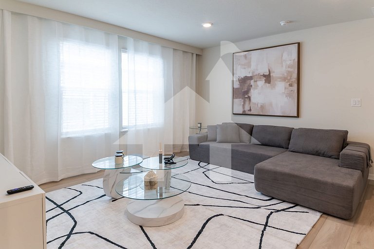 Vacation Home Near Disney, 5 bedrooms