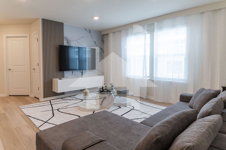 Vacation Home Near Disney, 5 bedrooms