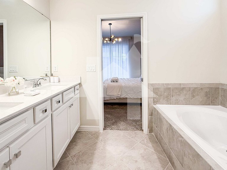 Vacation Home Near Disney, 5 bedrooms