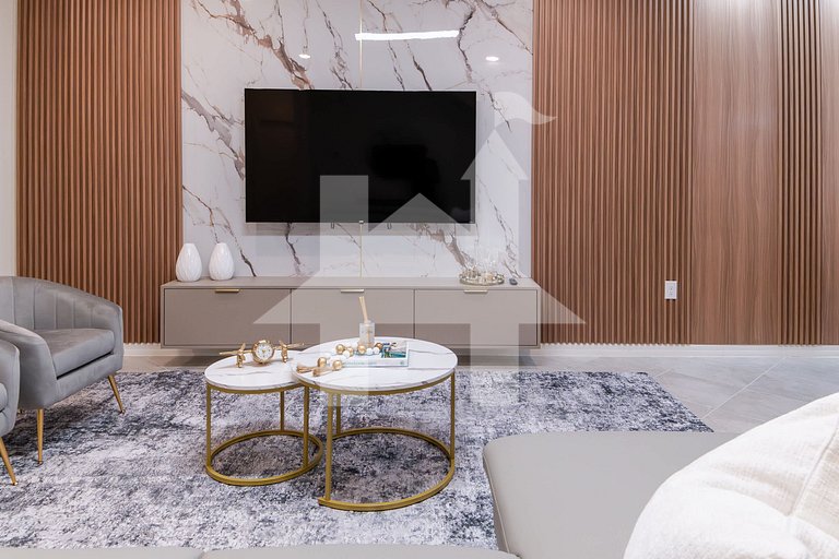 Vacation Home Near Disney, 5 bedrooms